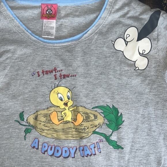Warner Bros. Tops - ▶️ Looney Tunes ◀️ Vintage Tweety Bird Shirt. Large
